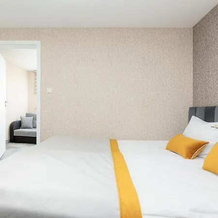 Amber Tiger بوبيروفو