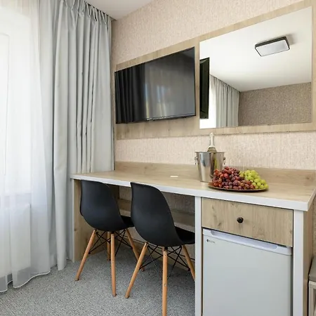 Amber Tiger بوبيروفو