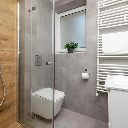 Amber Tiger بوبيروفو