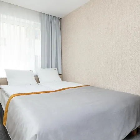 Amber Tiger بوبيروفو